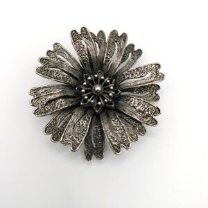 1" Vintage Gunsmith Pewter Brooch Pin Flower Marigold